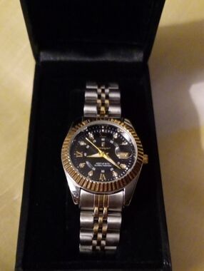 Poedagar Ladies Wrist Watch - Black Dial